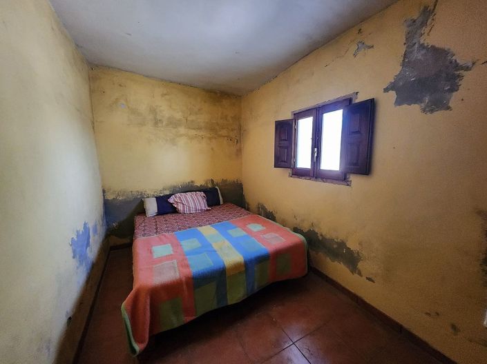 Image No.12-5 Bed Country House for sale