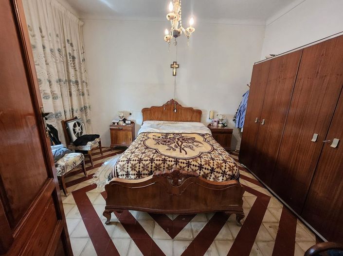 Image No.18-3 Bed Townhouse for sale