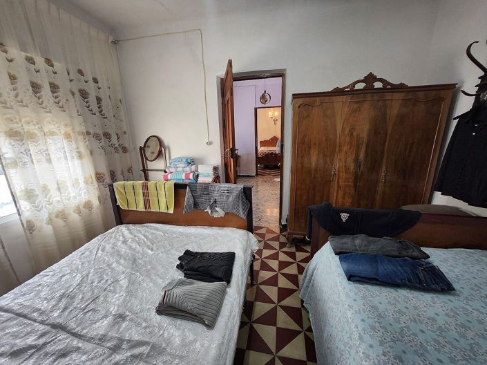 Image No.21-3 Bed Townhouse for sale