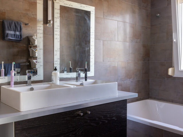 Image No.20-5 Bed Villa for sale