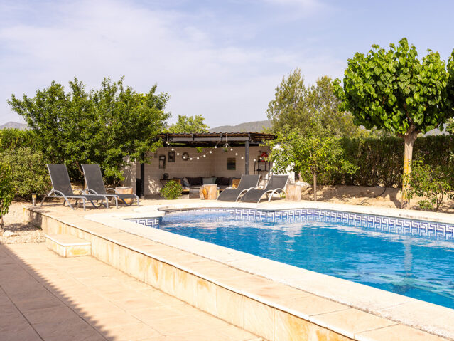 Image No.2-5 Bed Villa for sale