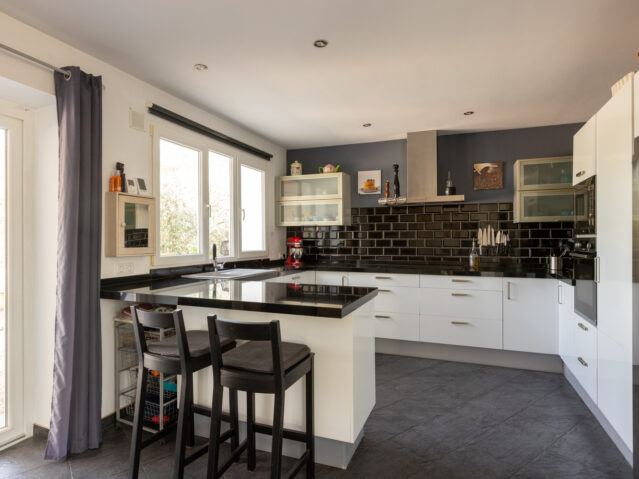 Image No.15-5 Bed Villa for sale