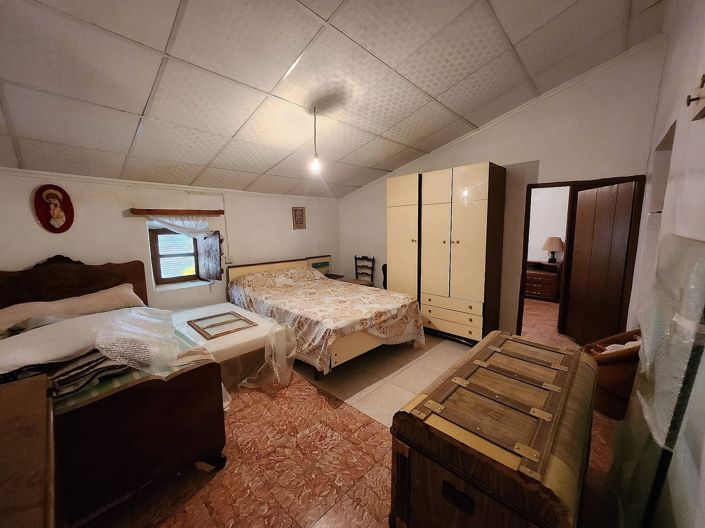 Image No.21-5 Bed Townhouse for sale