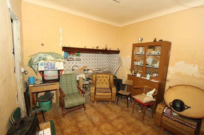 Image No.11-6 Bed Townhouse for sale