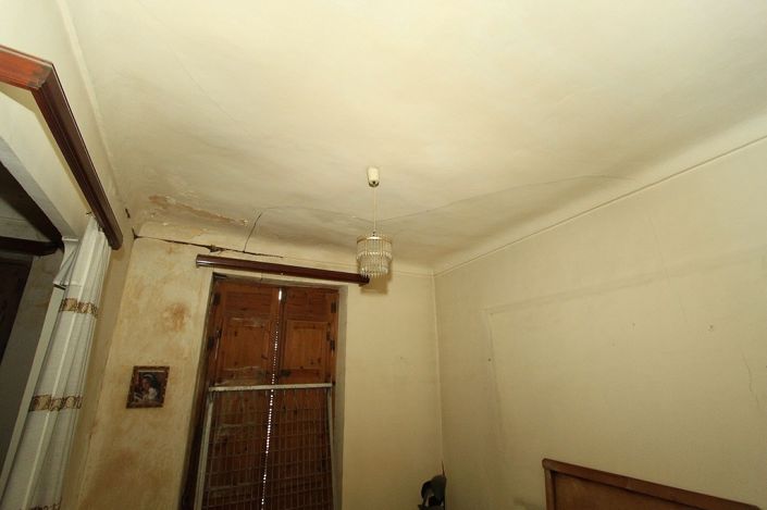 Image No.18-6 Bed Townhouse for sale