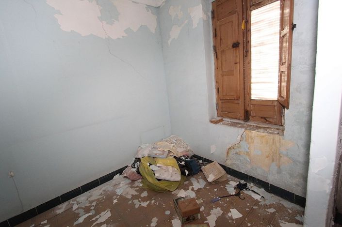 Image No.20-6 Bed Townhouse for sale