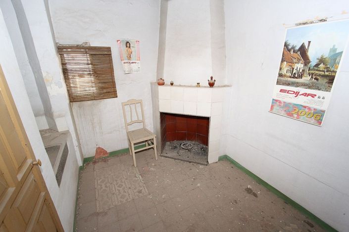 Image No.23-6 Bed Townhouse for sale