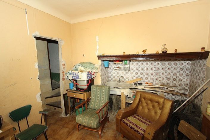 Image No.37-6 Bed Townhouse for sale