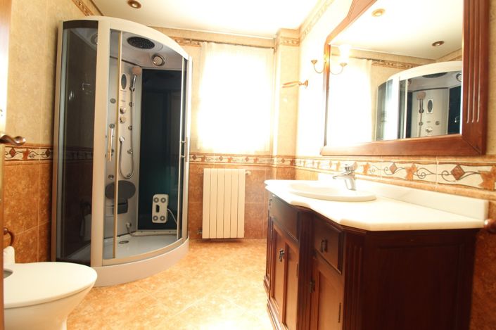 Image No.27-4 Bed Villa for sale