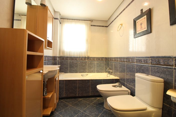 Image No.28-4 Bed Villa for sale