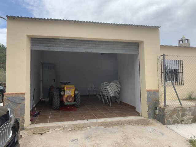 Image No.2-Villa de 4 chambres à vendre à Pinoso