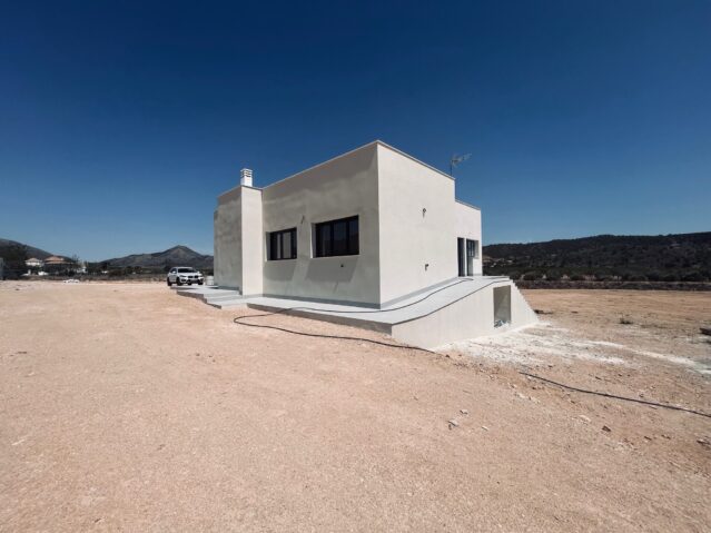 Image No.9-3 Bed Villa for sale