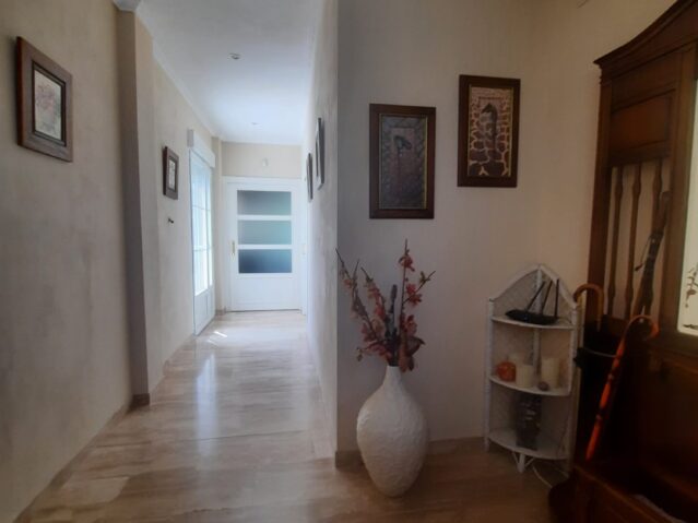 Image No.2-5 Bed Villa for sale