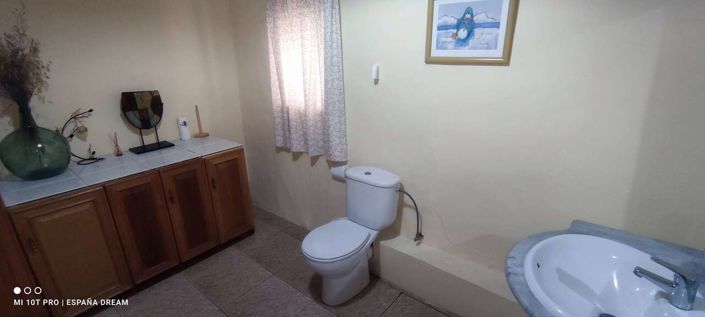 Image No.22-6 Bed Semi-Detached for sale