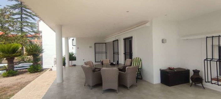 Image No.14-9 Bed Commercial for sale