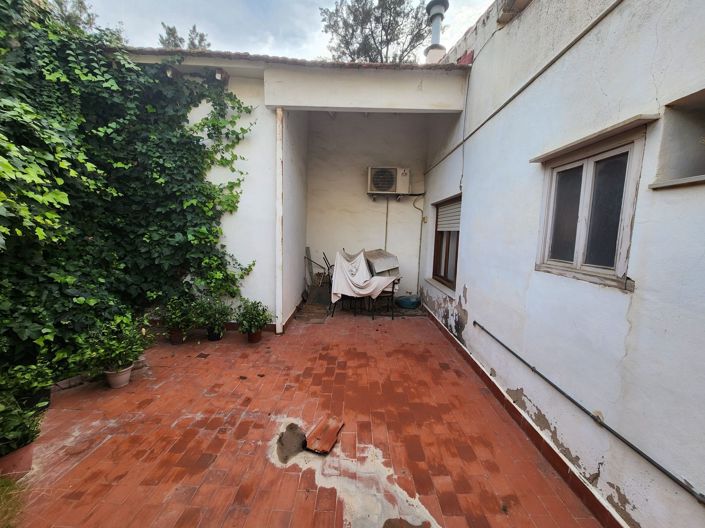 Image No.12-4 Bed Townhouse for sale