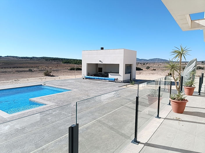 Image No.12-6 Bed Villa for sale