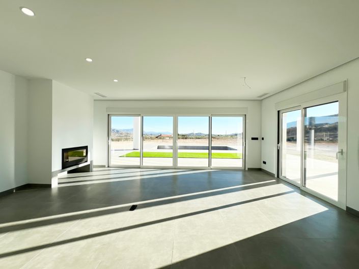 Image No.14-3 Bed Villa for sale