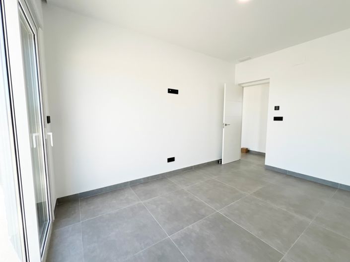 Image No.36-3 Bed Villa for sale