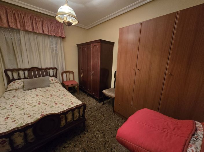 Image No.22-4 Bed Townhouse for sale