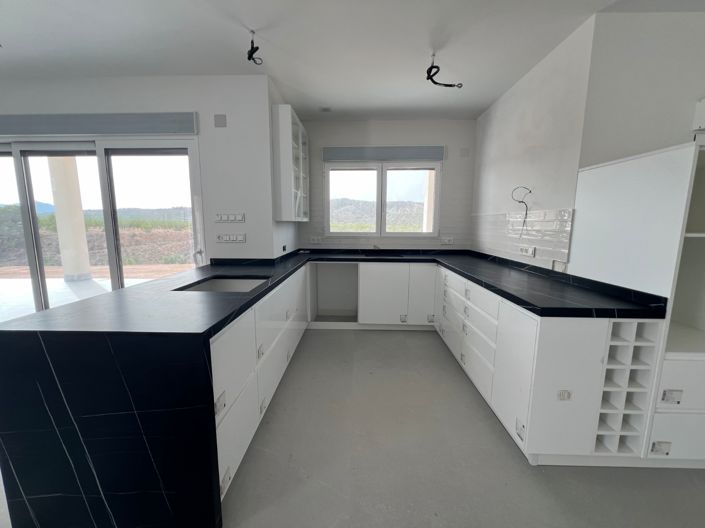 Image No.37-3 Bed Villa for sale