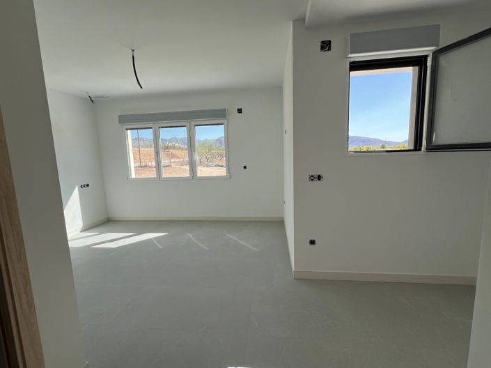 Image No.39-3 Bed Villa for sale