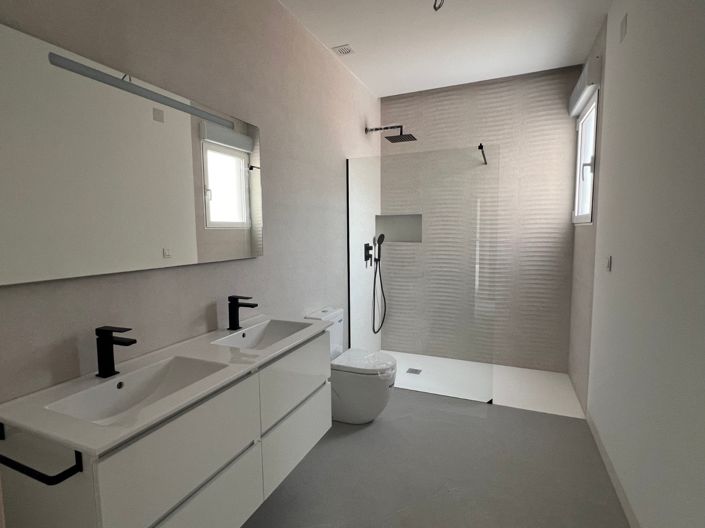 Image No.45-3 Bed Villa for sale