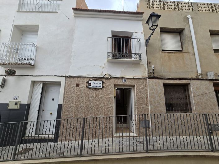 Image No.2-2 Bed Townhouse for sale