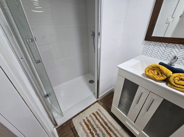 Image No.24-2 Bed Townhouse for sale