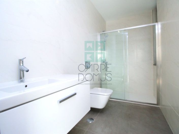 Image No.21-3 Bed House for sale