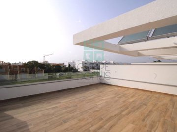 id732fd900-0000-0500-0000-000010f9a30a