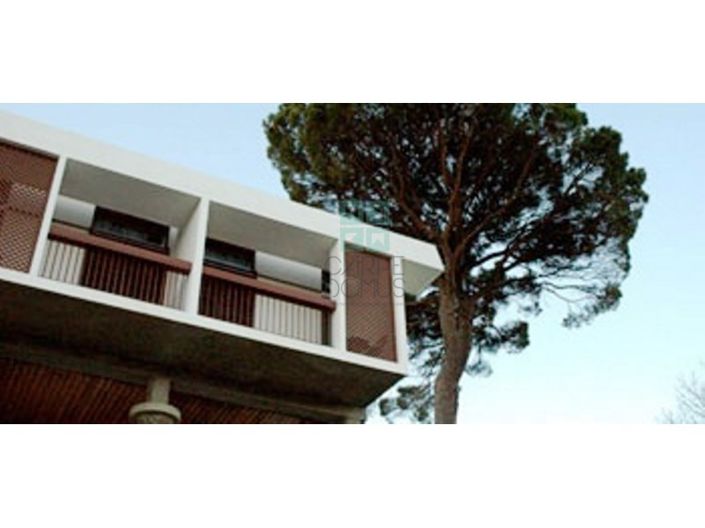 Image No.26-30 Bed Hotel for sale