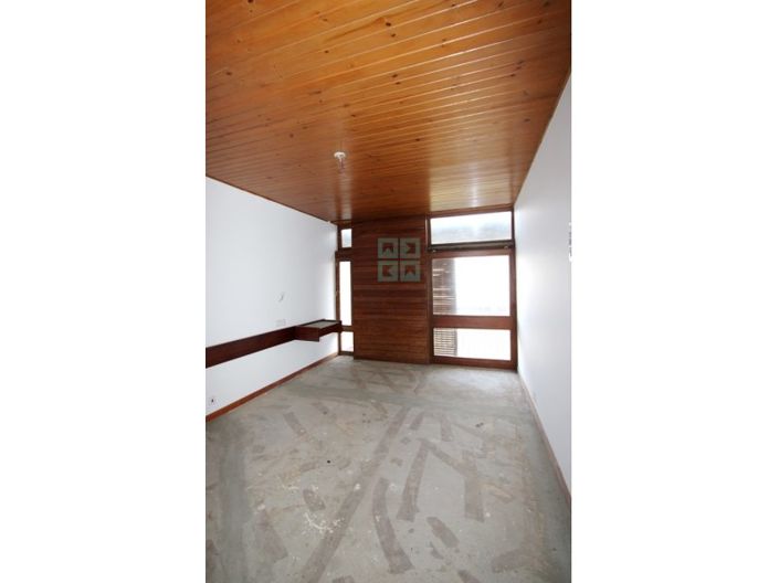 Image No.38-30 Bed Hotel for sale