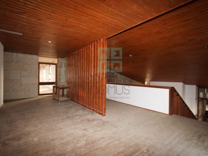 Image No.49-30 Bed Hotel for sale
