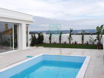 1 - Lourinhã, House