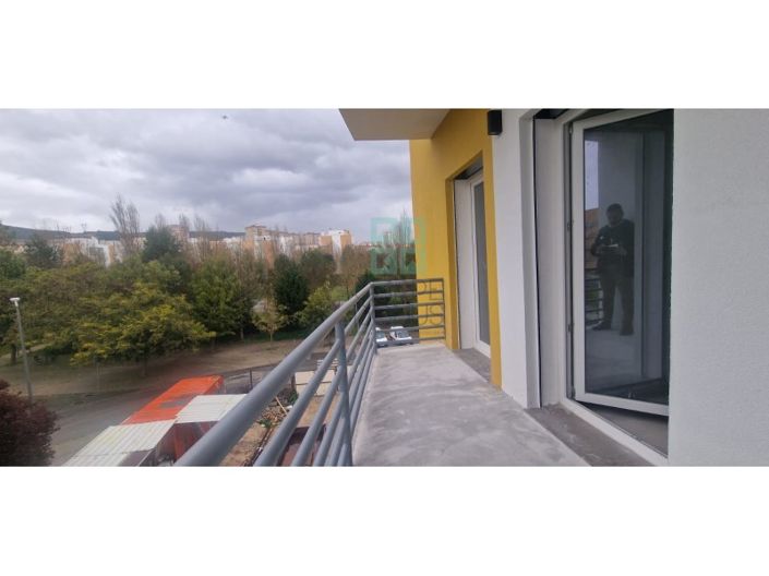 Image No.20-3 Bed Apartment for sale