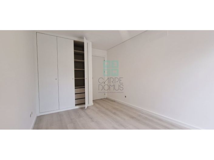 Image No.45-3 Bed Apartment for sale