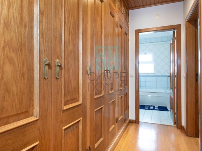 Image No.23-4 Bed House for sale