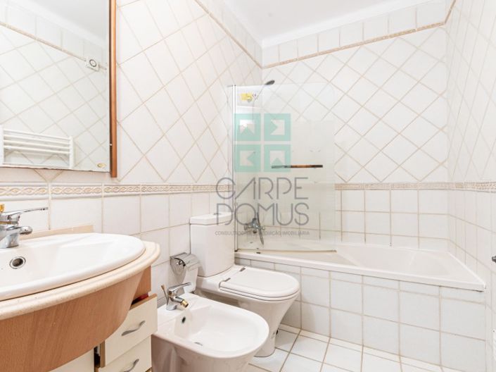 Image No.25-4 Bed House for sale