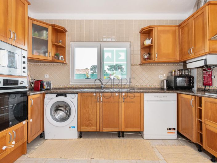 Image No.6-4 Bed House for sale