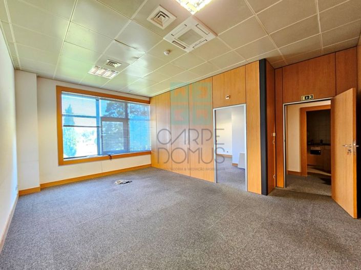 Image No.20-Commercial à vendre à Sintra