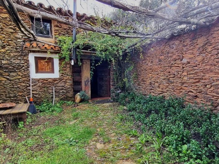 Image No.41-6 Bed Property for sale