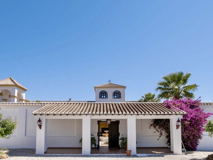 Image No.14-13 Bed Property for sale