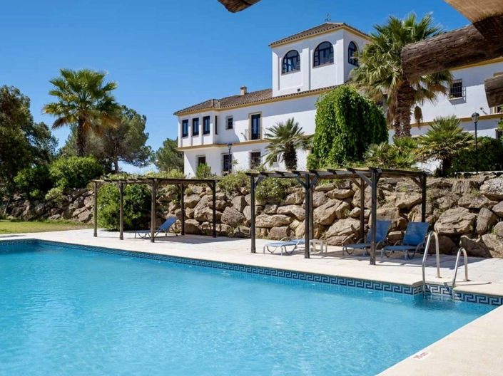 Image No.2-13 Bed Property for sale