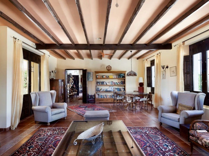 Image No.30-13 Bed Property for sale