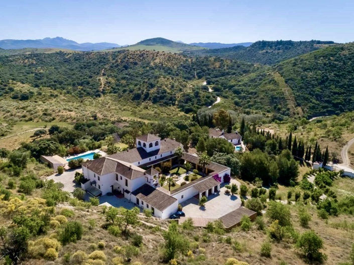 Image No.4-13 Bed Property for sale