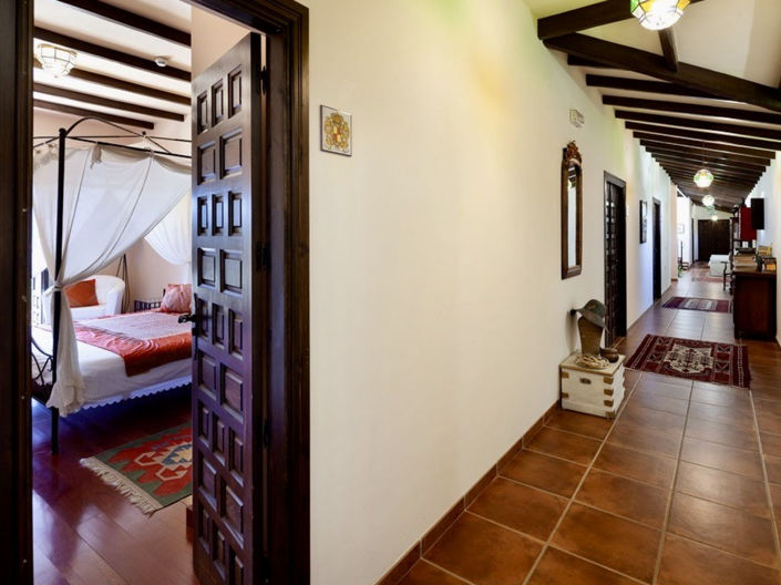 Image No.43-13 Bed Property for sale