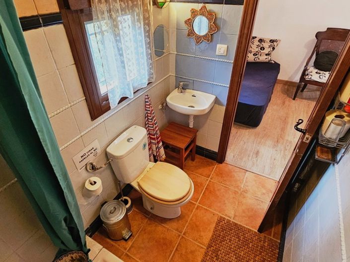 Image No.21-2 Bed Property for sale