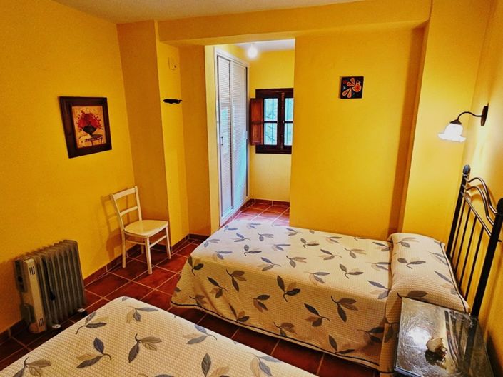 Image No.29-5 Bed Property for sale