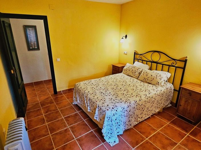 Image No.33-5 Bed Property for sale